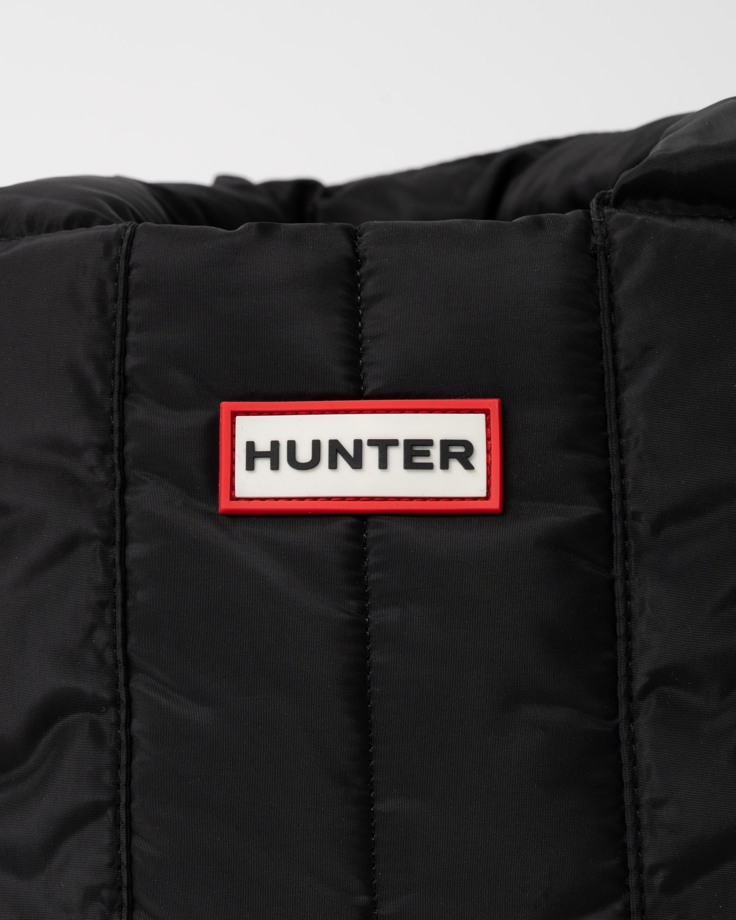 Hunter Intrepid Puffer Mini Tote logo