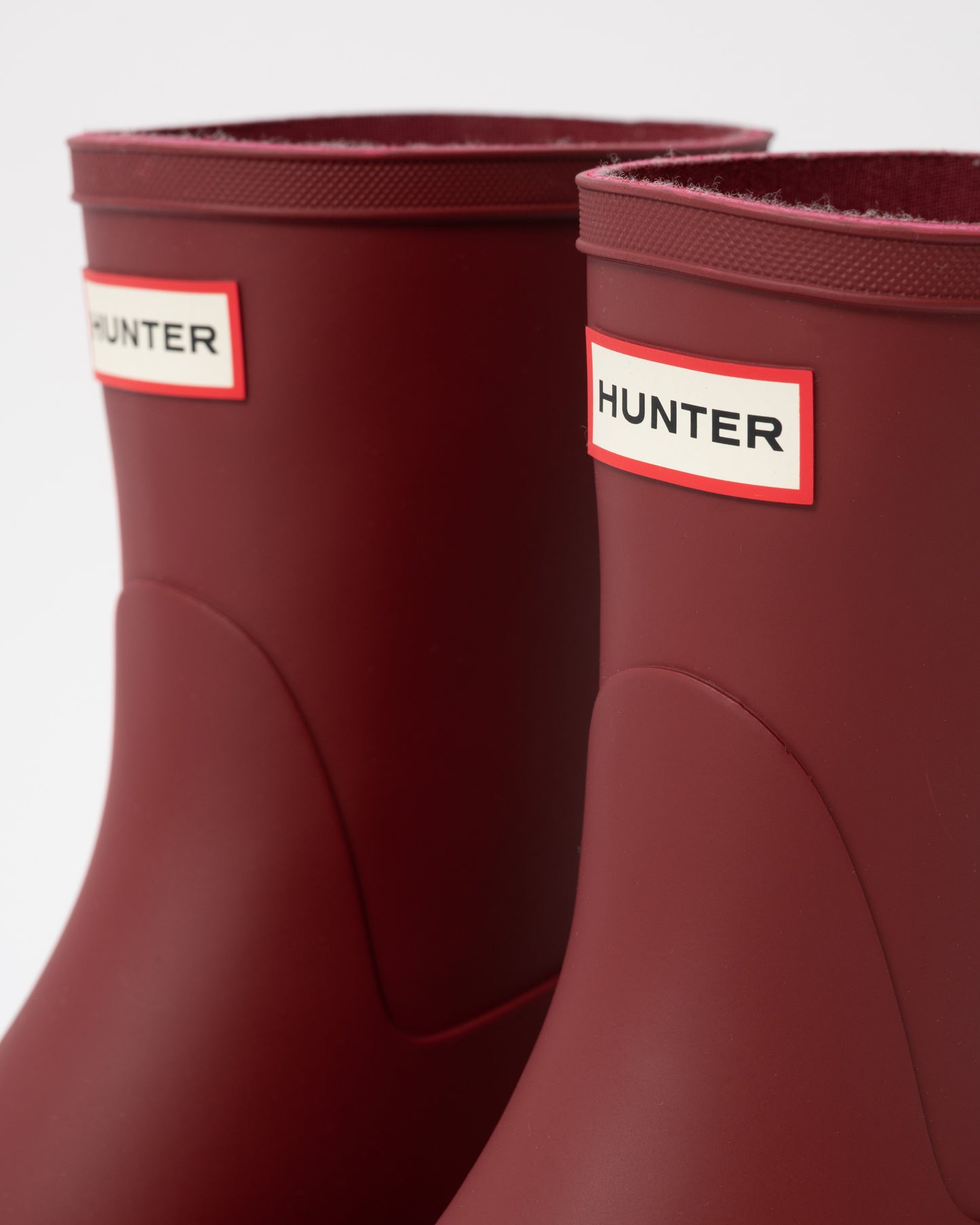 Hunter Unisex Downpour Short Boot logo detail