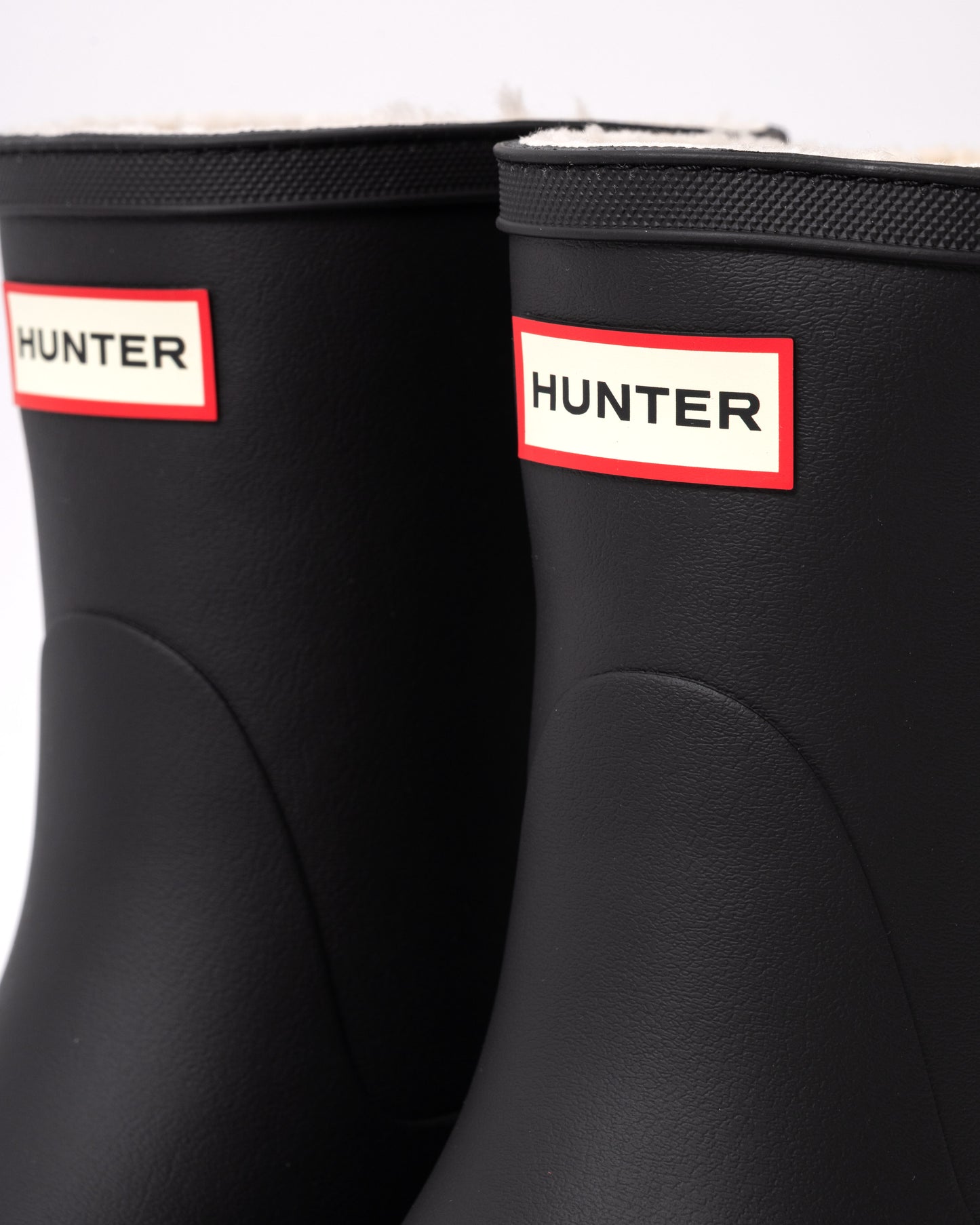 Hunter Unisex Downpour Short Insulated Boot - Black - CHO - Designer Unisex Short Wellies