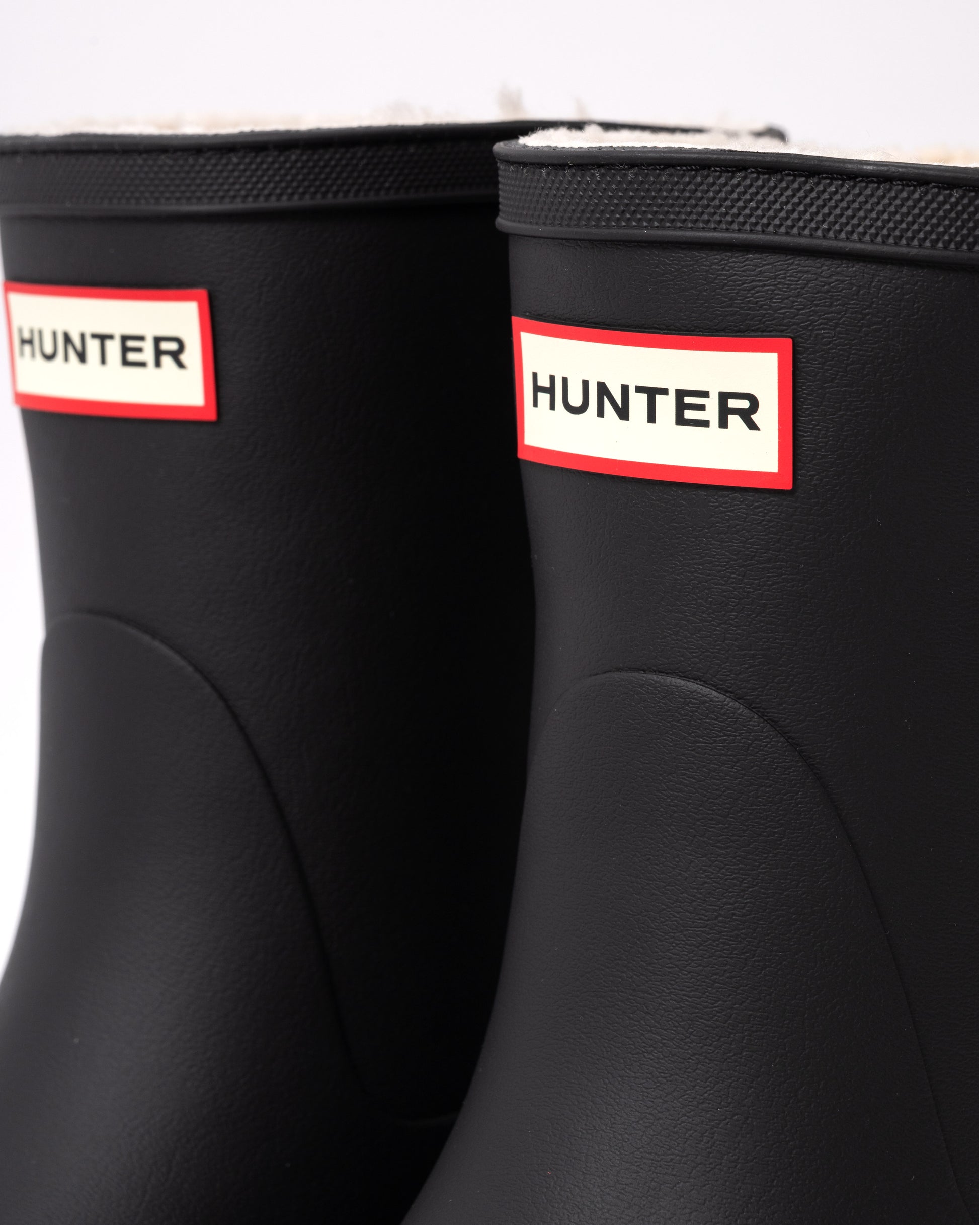 Hunter Unisex Downpour Short Insulated Boot - Black - CHO - Designer Unisex Short Wellies