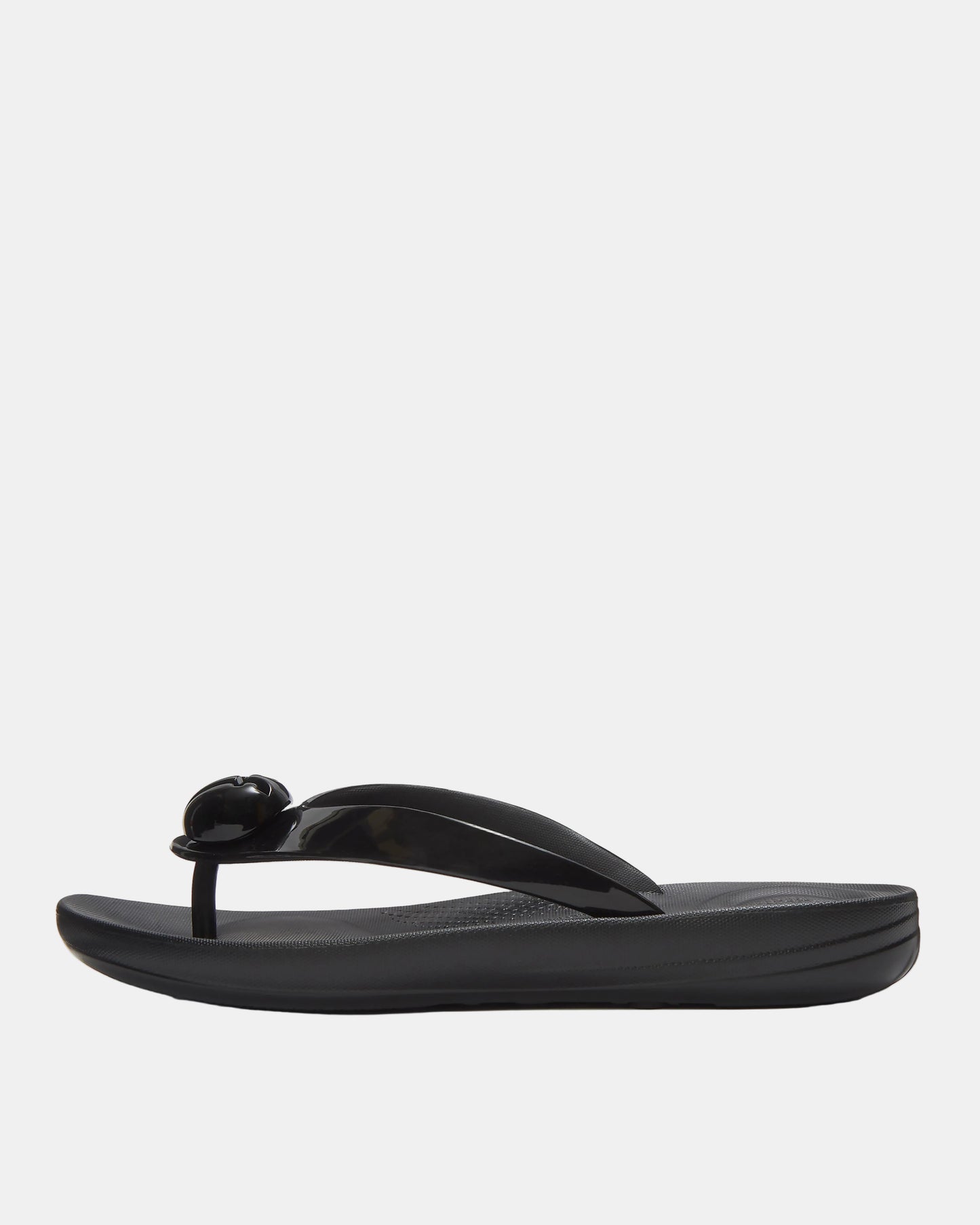 FitFlop Womens IQUSHION Glossy-Button Flip-Flops - Black 001 | CHO | Designer Womens Sandals