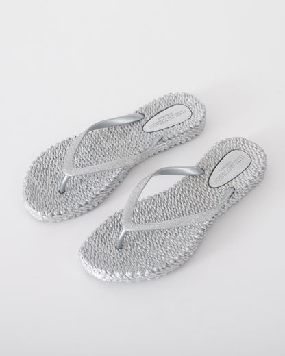 Studio shot of Ilse Jacobsen Cheerful Glitter Womens Flip Flops in Silver