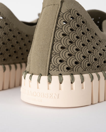 heel detail of Ilse Jacobsen Tulip Slip-In Womens Shoes in Army green