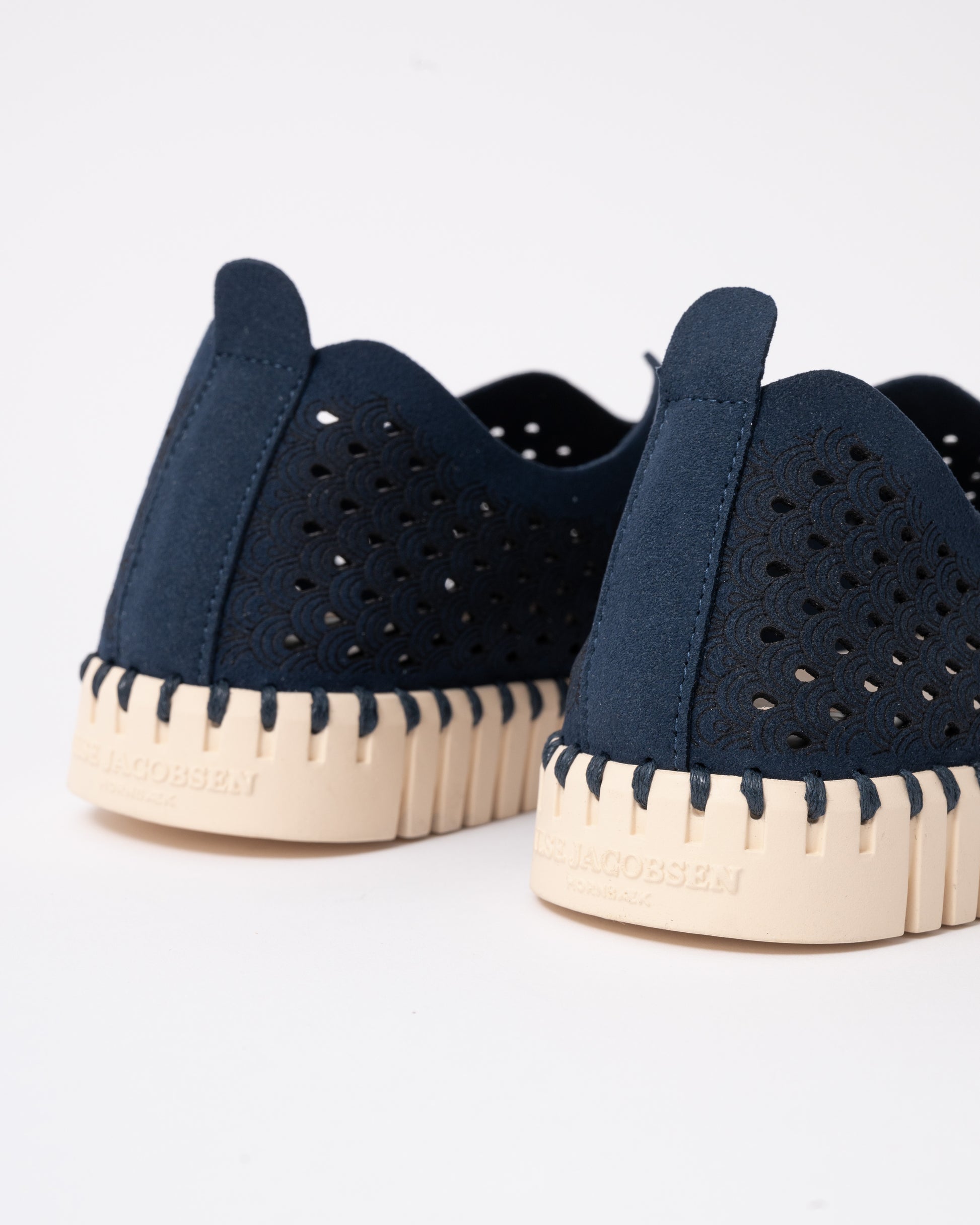 Ilse Jacobsen Tulip Slip-In Womens Shoes in Dark Indigo 660 - Heel