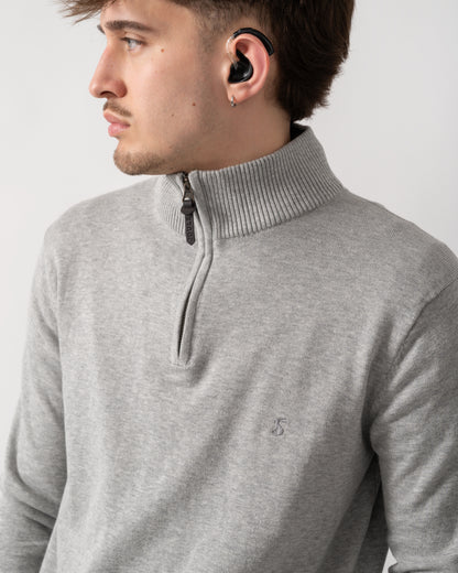 close up shot of a model wearing a Joules Hillside Mens quarter Zip Jumper in Grey