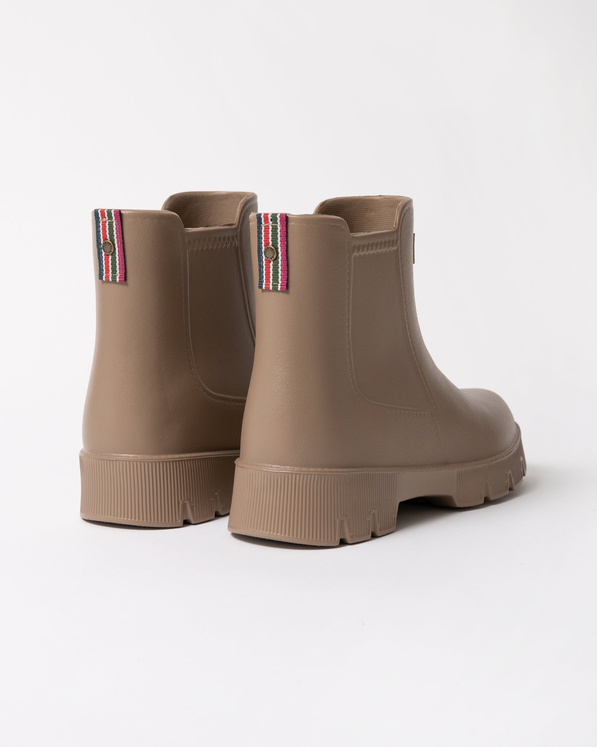 back of a pair of Joules Raindance Womens Short Wellies in Mink Brown