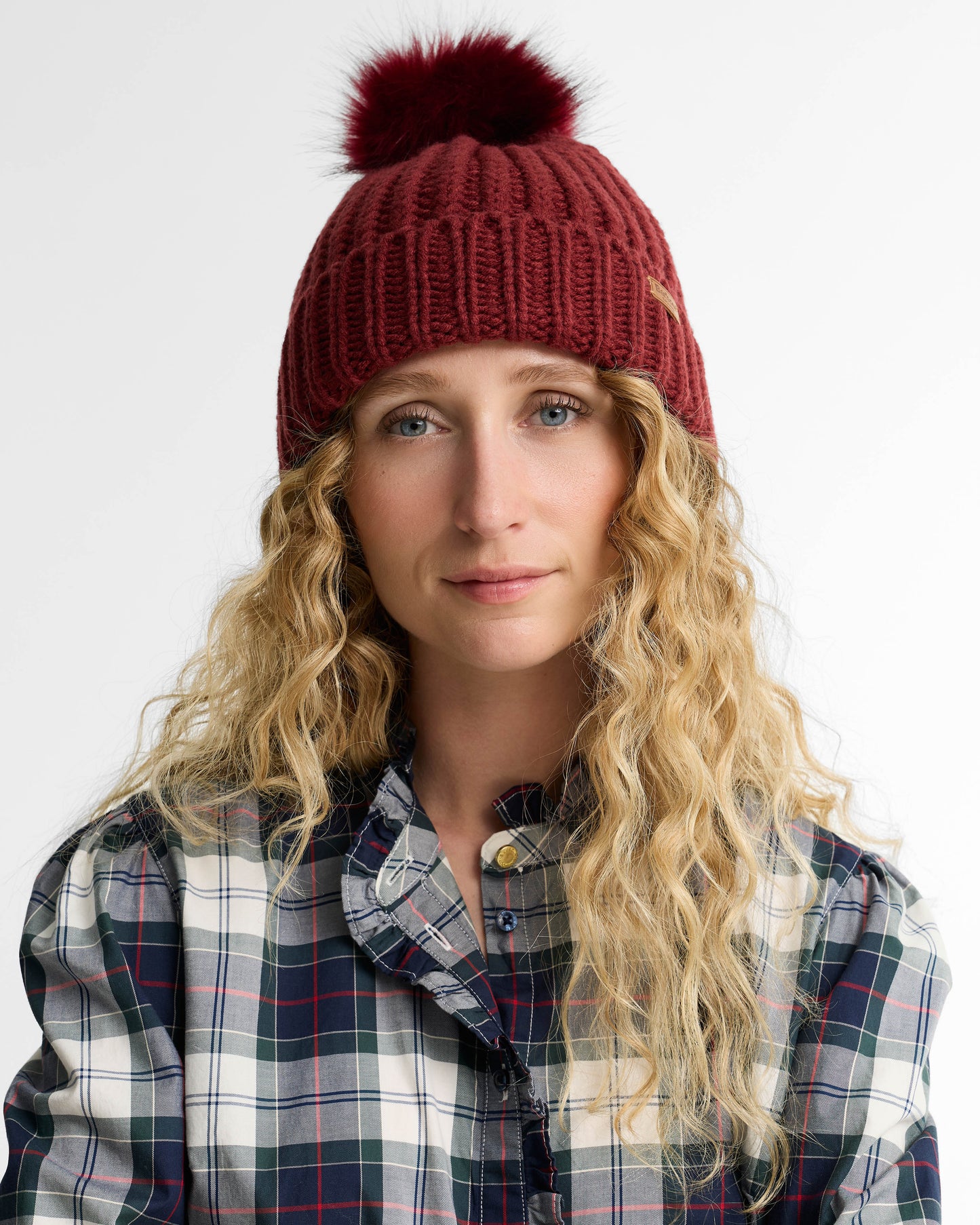 Barbour Saltburn Beanie & Scarf Gift Set - Cranberry