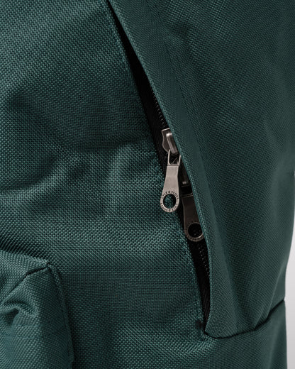 Lyle & Scott Backpack - W130 Everglade - main compartment zip detail
