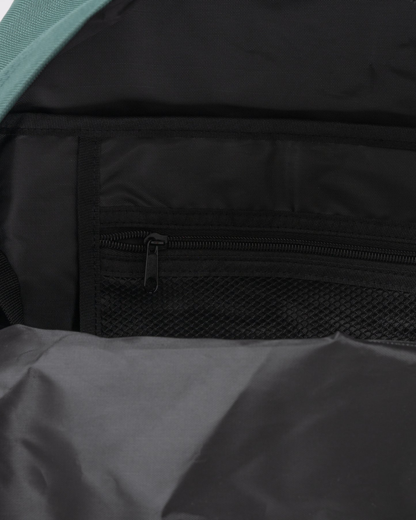 Lyle & Scott Backpack - W130 Everglade - inside laptop compartment