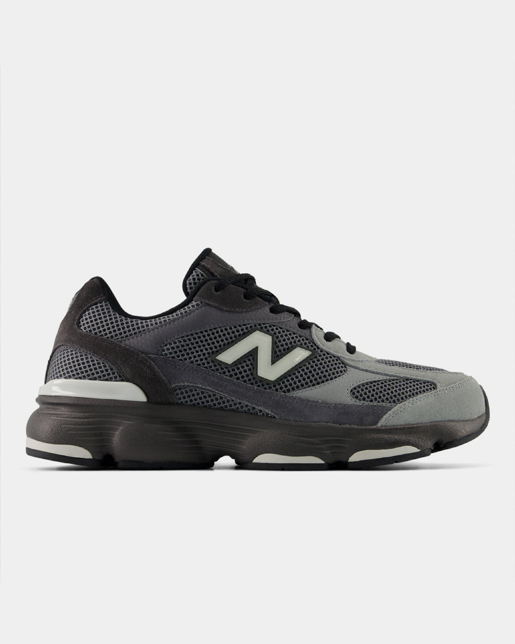 New Balance 603 Mens Trainers - Black/Magnet | CHO | Designer Mens Trainers