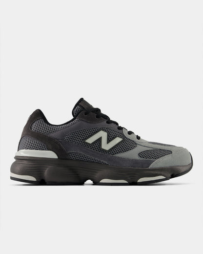 New Balance 603 Mens Trainers - Black/Magnet | CHO | Designer Mens Trainers