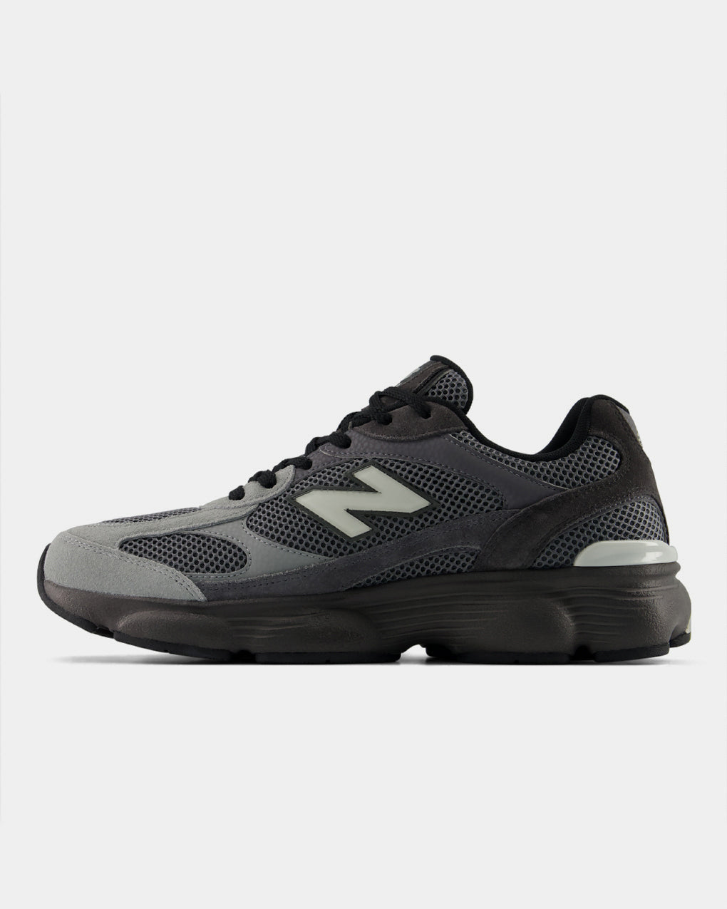 New Balance 603 Mens Trainers - Black/Magnet | CHO | Designer Mens Trainers