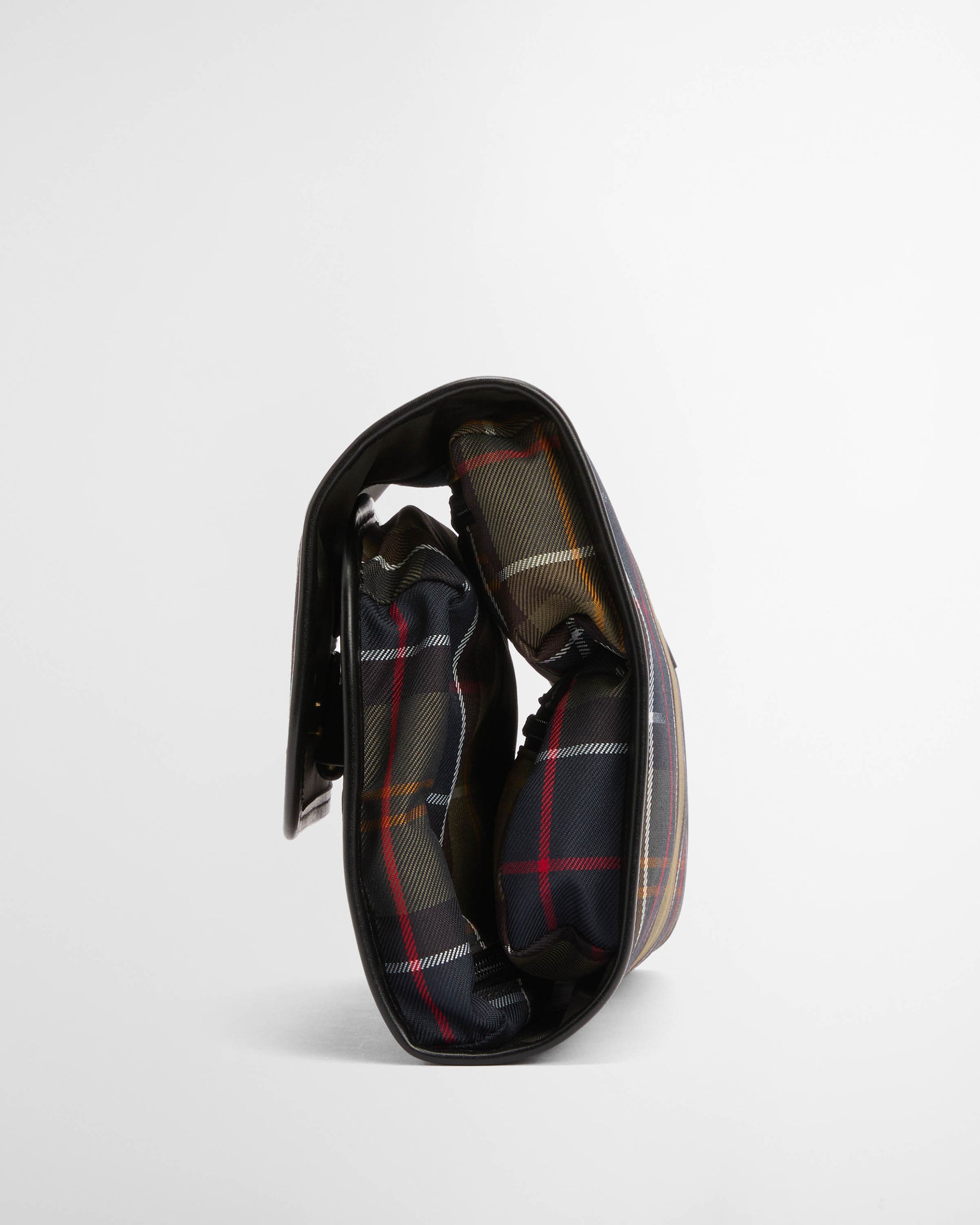 Barbour Tartan Hanging Mens Washbag - Classic/Beacon | CHO | Designer Mens Toiletry Bags