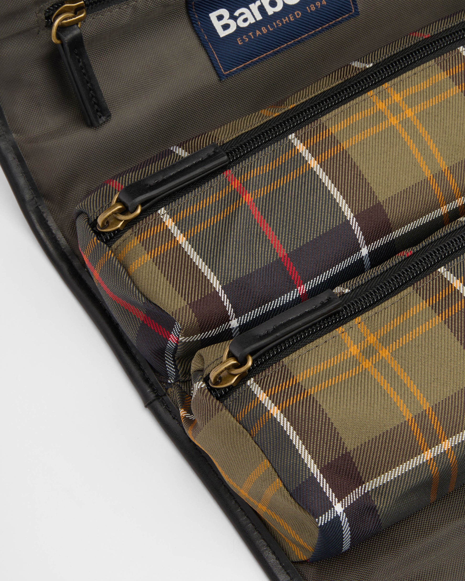 Barbour Tartan Hanging Mens Washbag - Classic/Beacon | CHO | Designer Mens Toiletry Bags