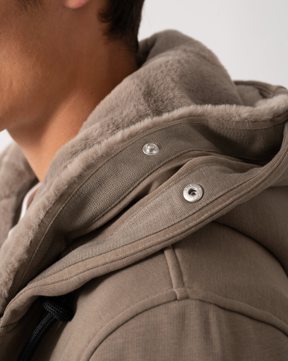 detachable faux fur trim hood detail of a Moose Knuckles Classic Bunny 3 Mens Fleece Hoodie in Ashen 2019