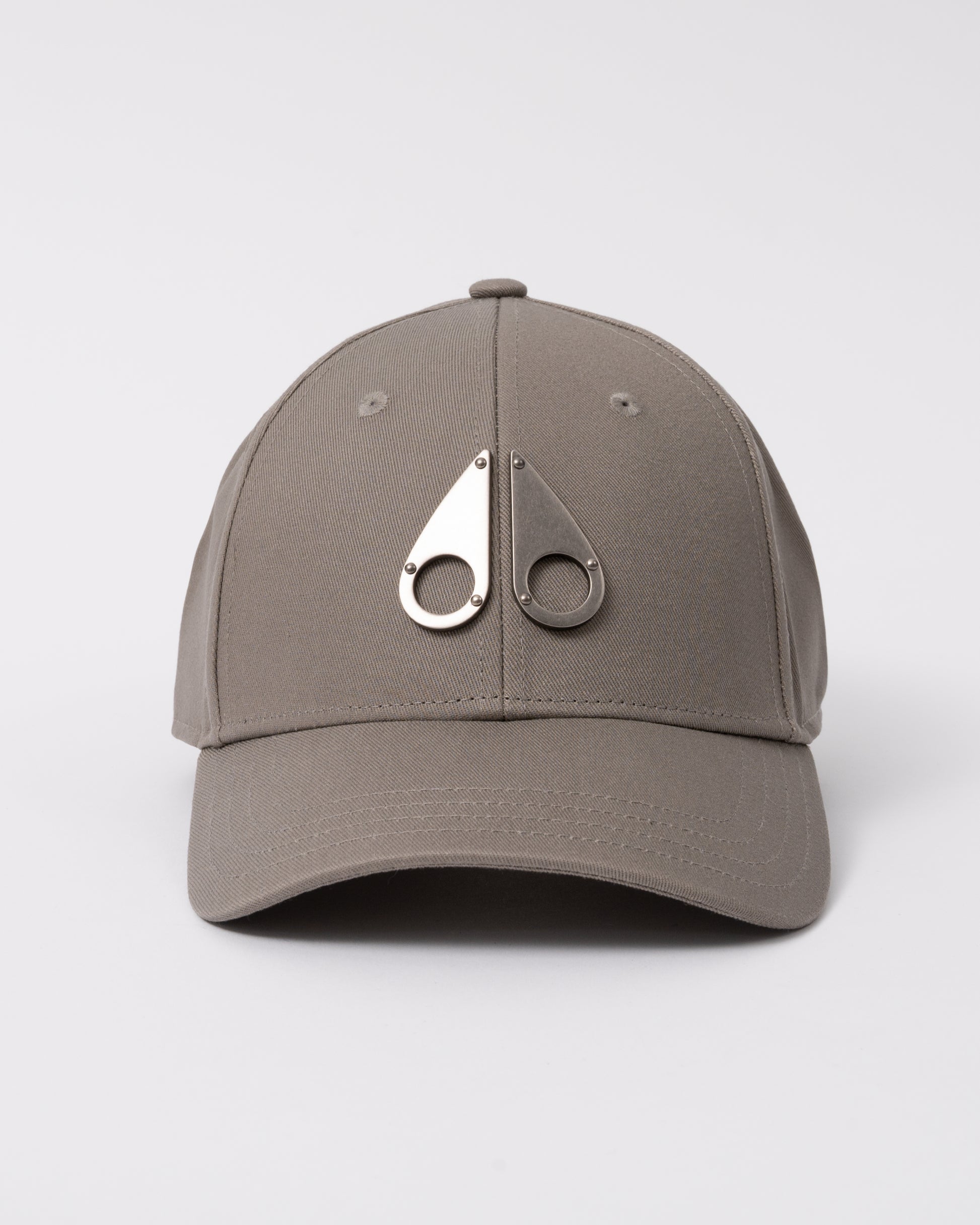Moose Knuckles Front Logo Icon Cap in Ashen 1968
