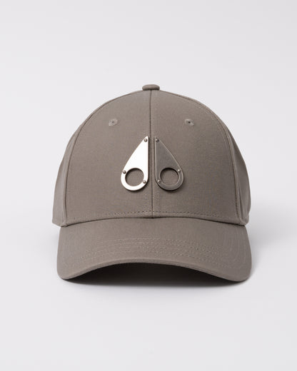 Moose Knuckles Front Logo Icon Cap in Ashen 1968