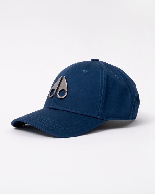 Moose Knuckles Front Logo Icon Cap in Nightfall 1977