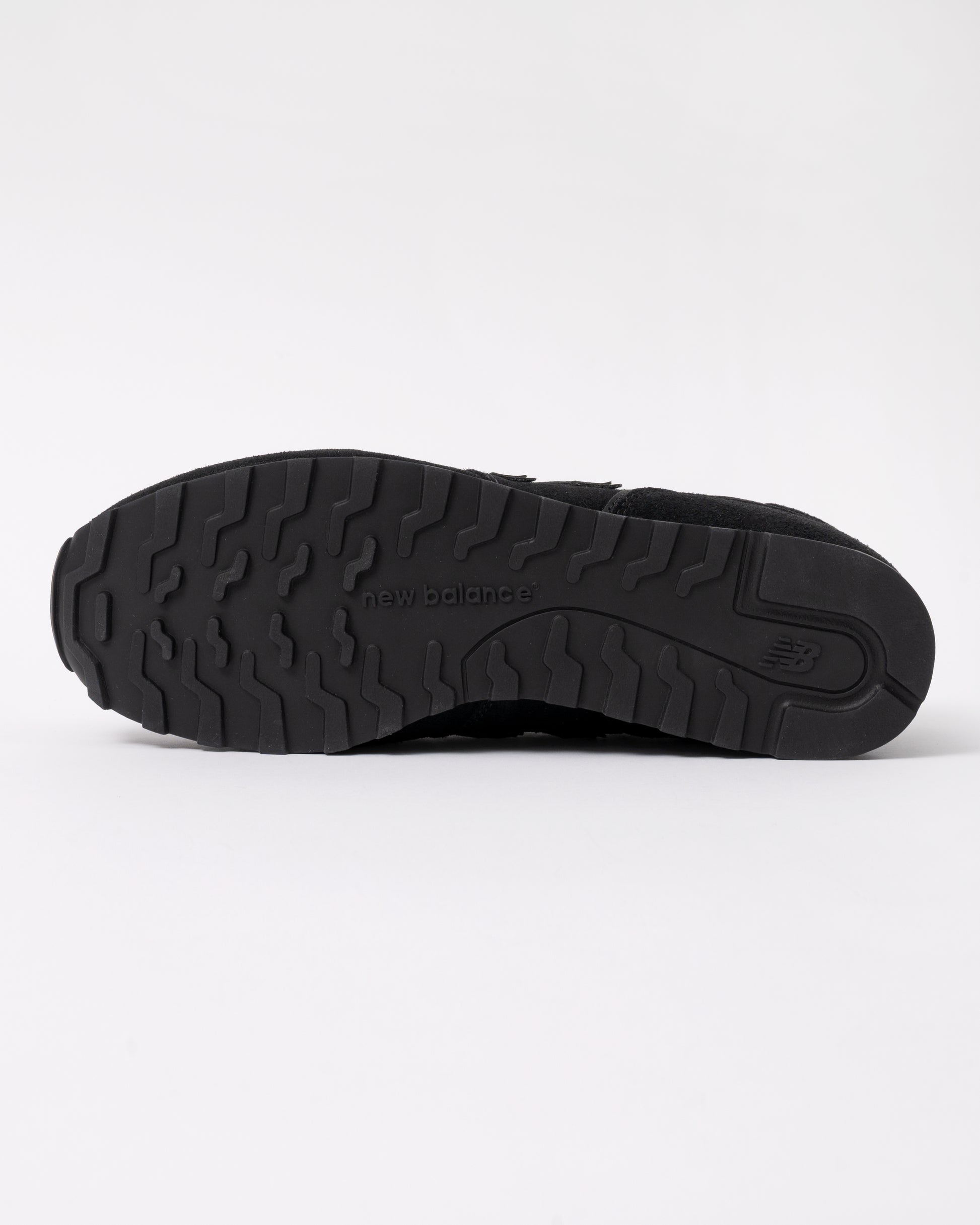 sole of New Balance 373 Mens Trainers in Black