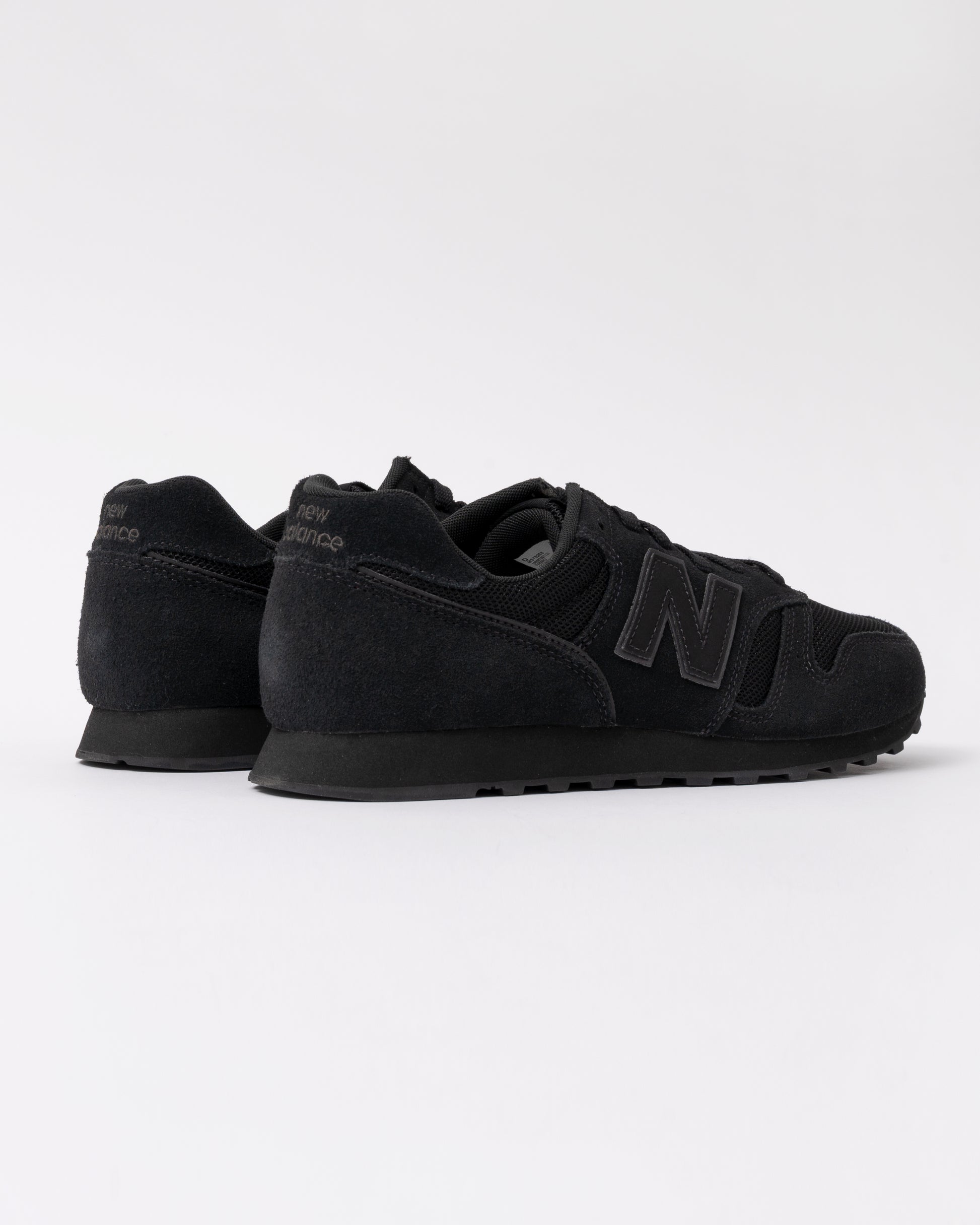 back of New Balance 373 Mens Trainers in Black 