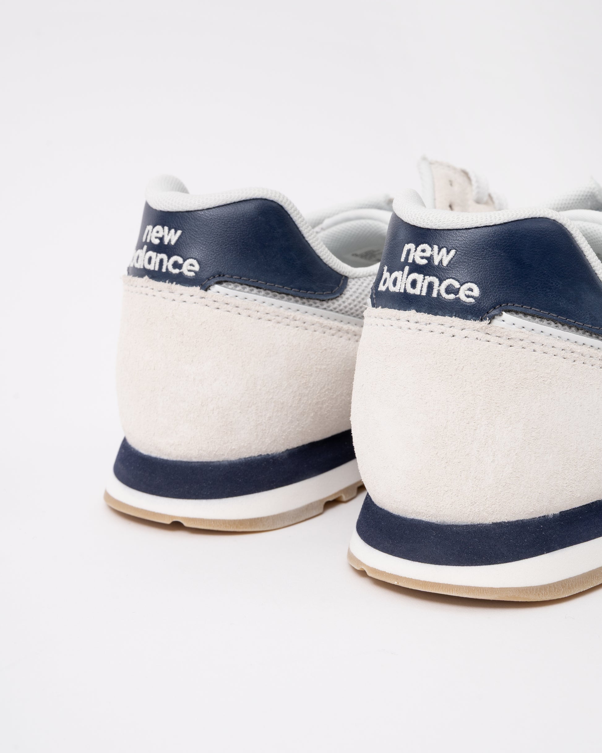 heel detail of New Balance 373 Mens Trainers in Sea Salt