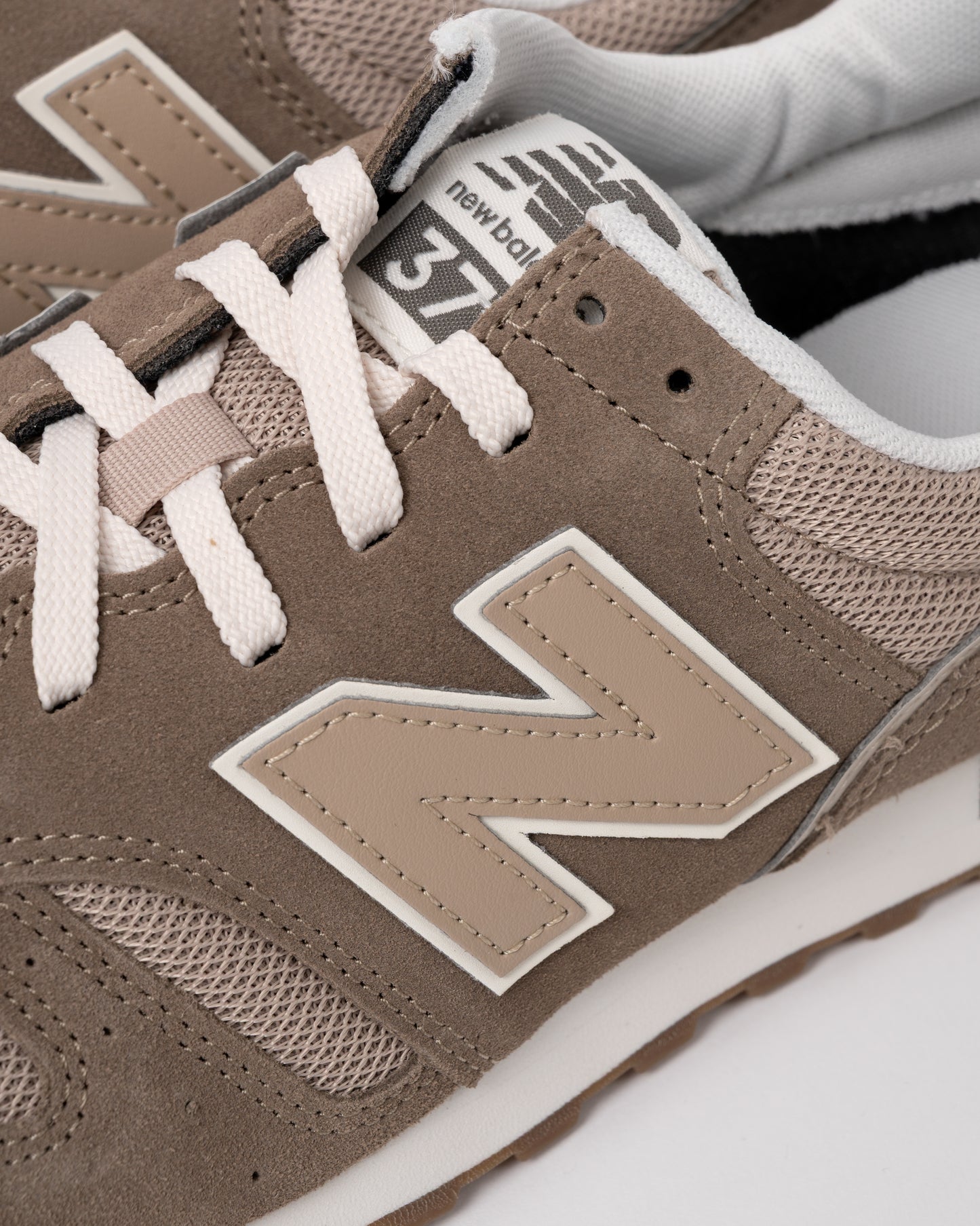 detail of New Balance 373 Mens Trainers in Timber Wolf