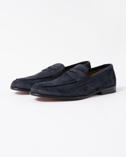 a pair of Oliver Sweeney Keyworth Suede Mens Loafers in Navy