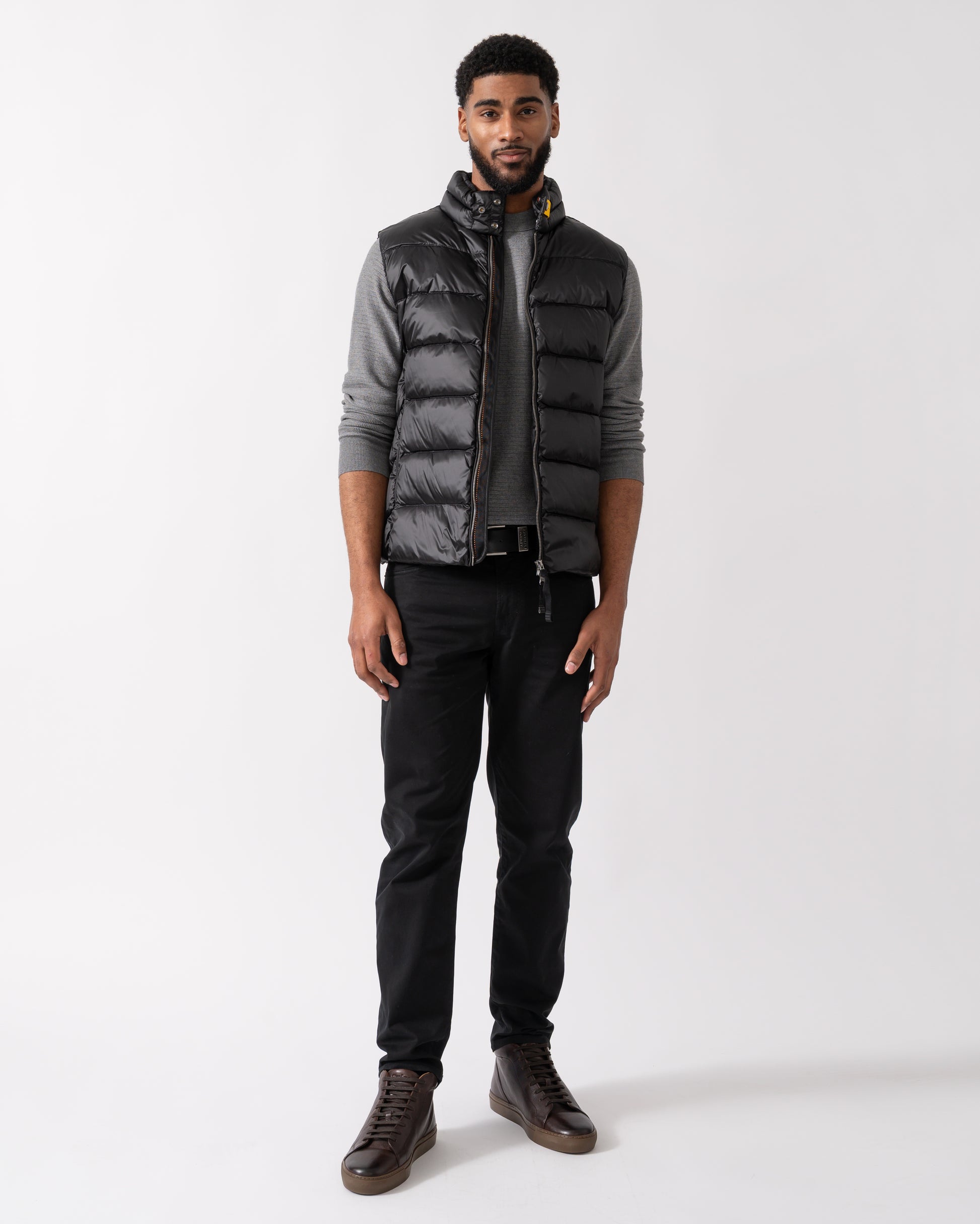 full length shot of a model wearing a Parajumpers Jeordie Mens Down Vest in Black