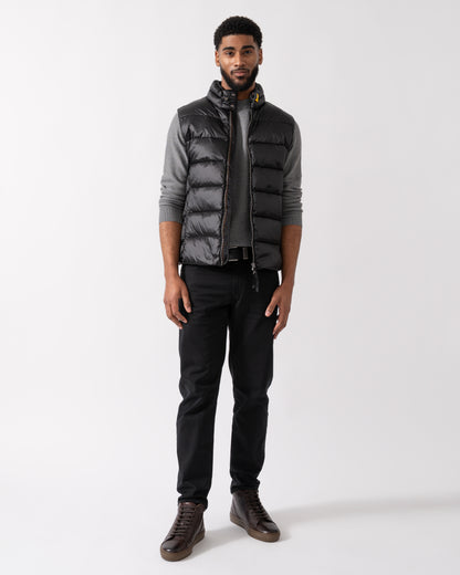 full length shot of a model wearing a Parajumpers Jeordie Mens Down Vest in Black