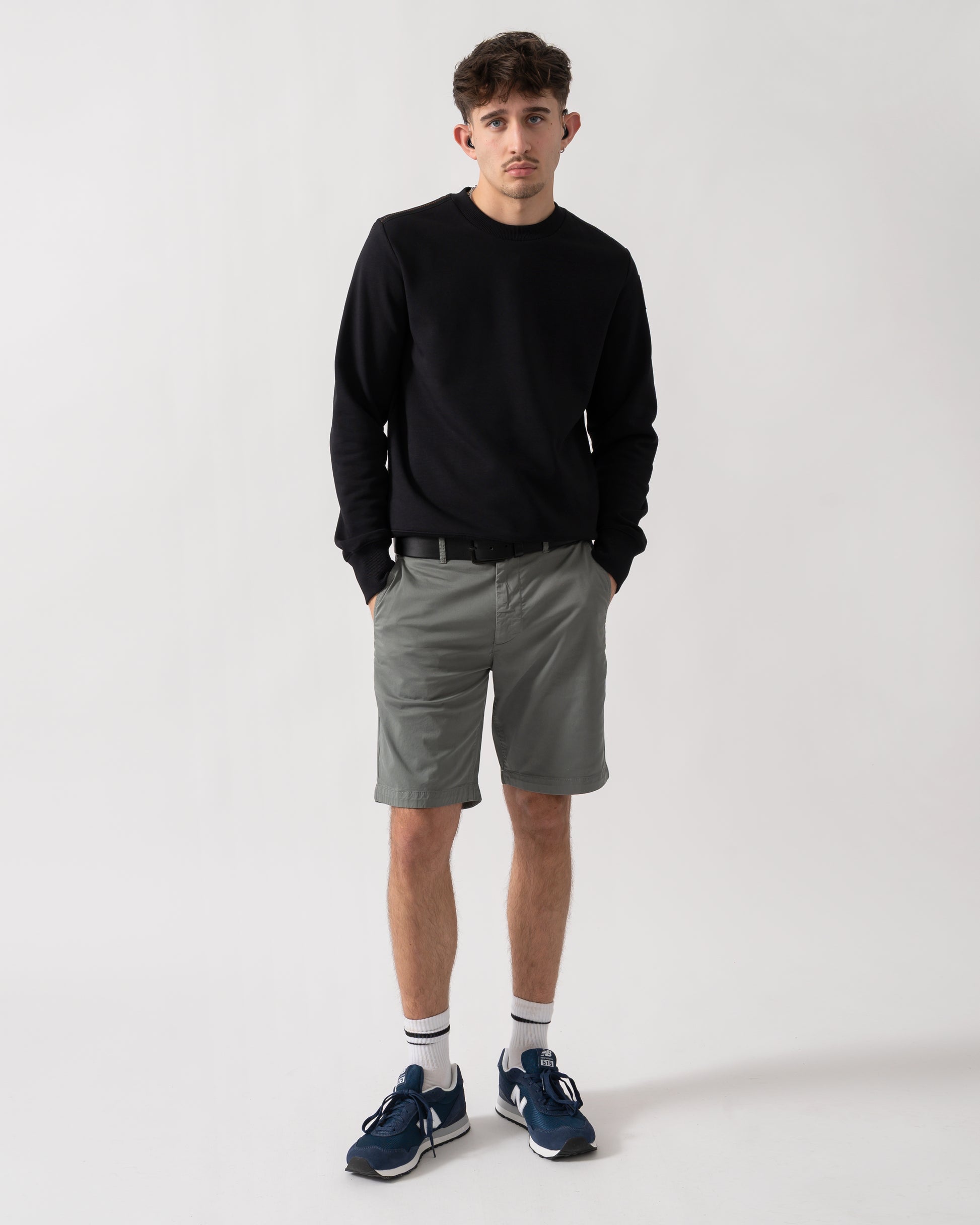 full length shot of a model wearing a Parajumpers K2 Crew Neck Mens Sweatshirt in Black 541