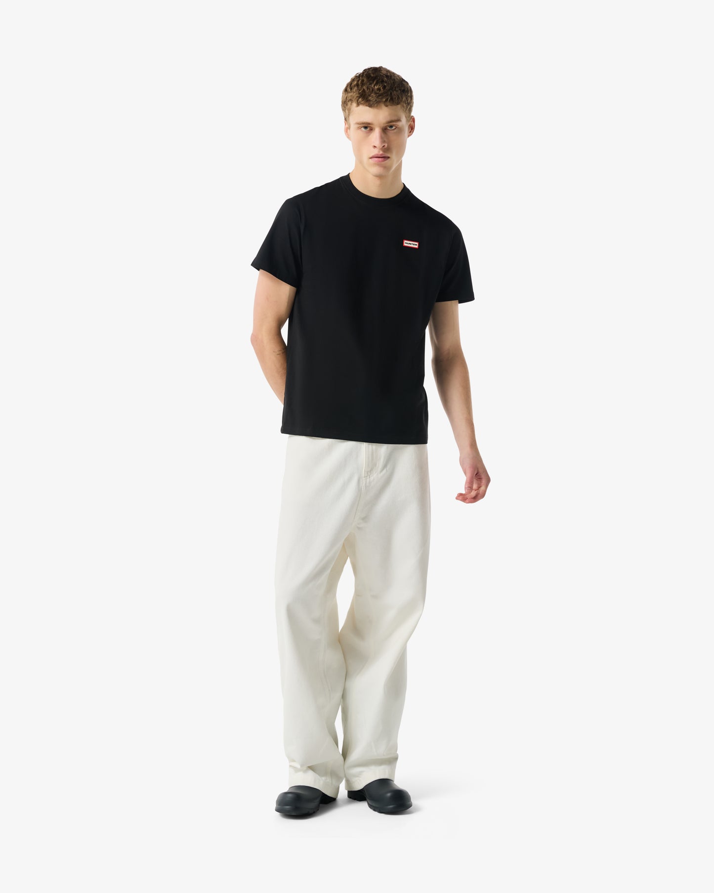 Hunter Red Label Essentials Mens Logo T-Shirt - Black | CHO | Designer Mens Short Sleeve T-Shirts