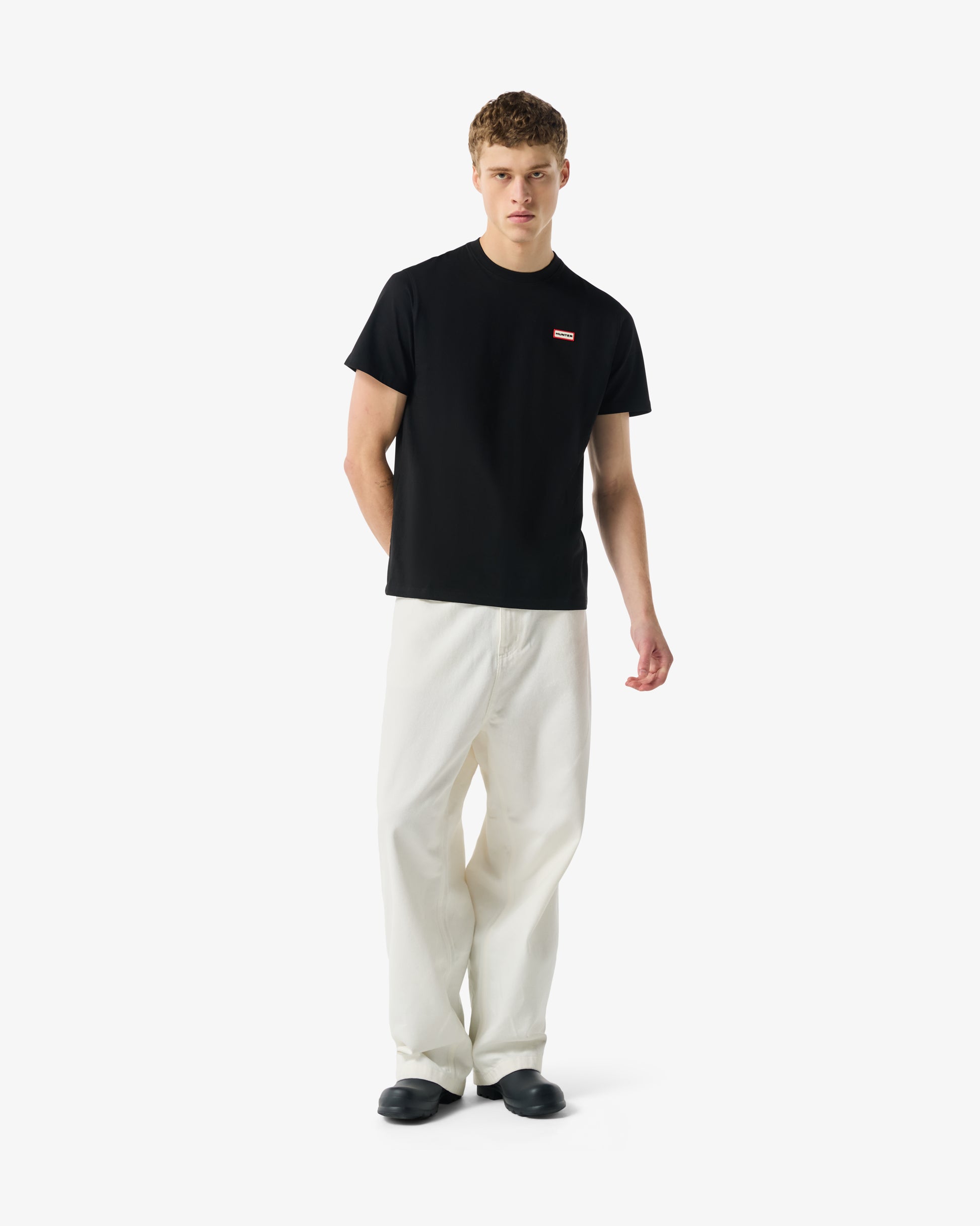 Hunter Red Label Essentials Mens Logo T-Shirt - Black | CHO | Designer Mens Short Sleeve T-Shirts
