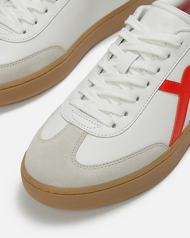 FitFlop Womens The Dash T-Toe Leather Trainers - Urban White/Rich Red E06 | CHO | Designer Womens Trainers