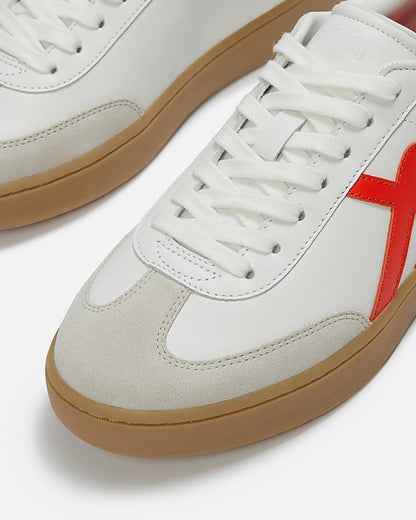FitFlop Womens The Dash T-Toe Leather Trainers - Urban White/Rich Red E06 | CHO | Designer Womens Trainers