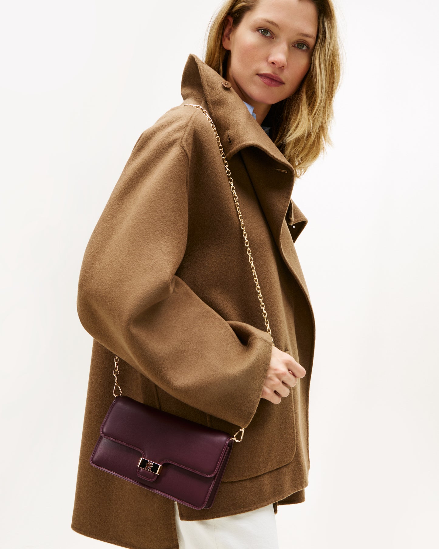 Tommy Hilfiger Heritage Womens Clutch - Marzemino - CHO - Designer Womens Shoulder Bag