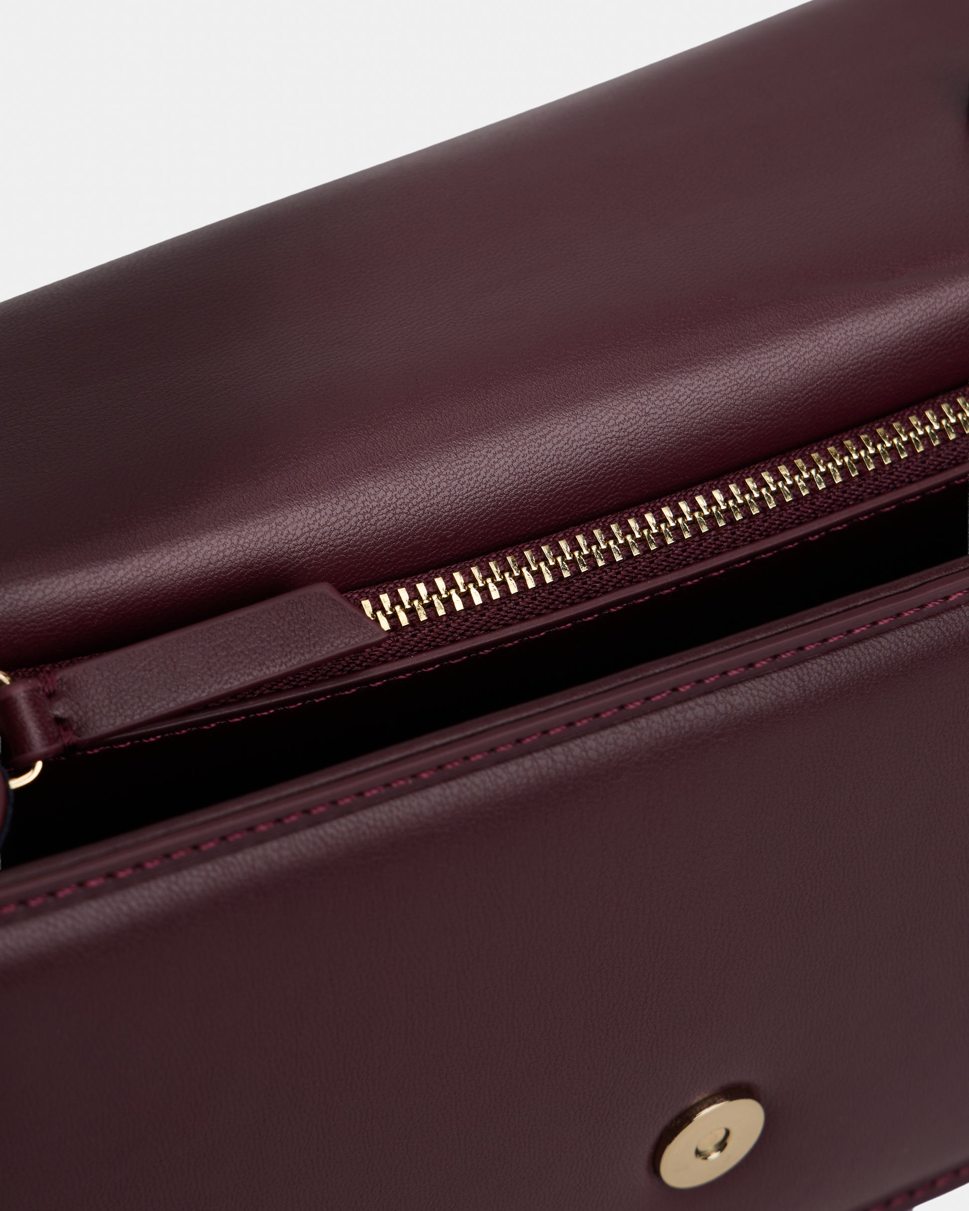 Tommy Hilfiger Heritage Womens Clutch - Marzemino - CHO - Designer Womens Shoulder Bag