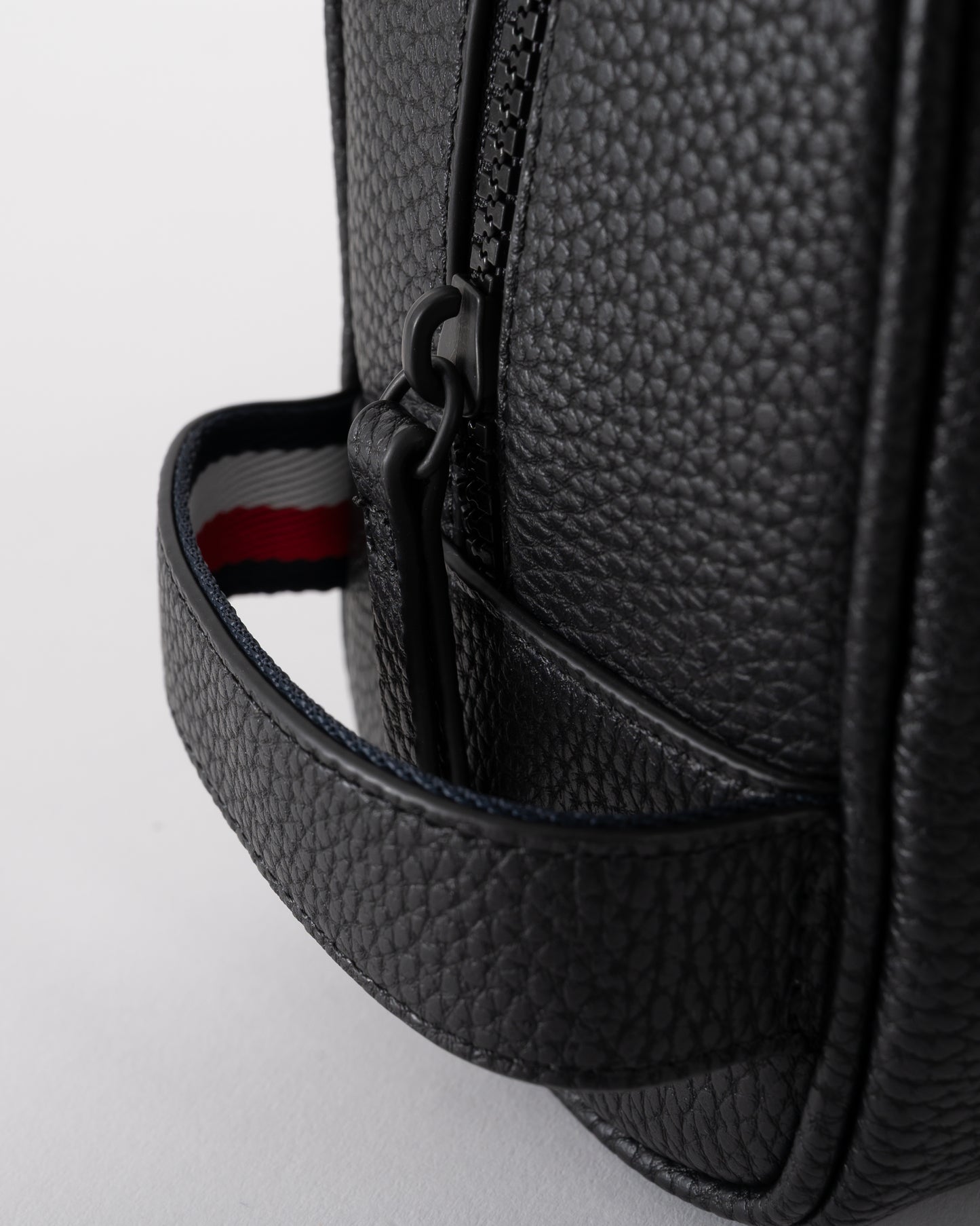 detail of Tommy Hilfiger Essential PU Mens Washbag in Black