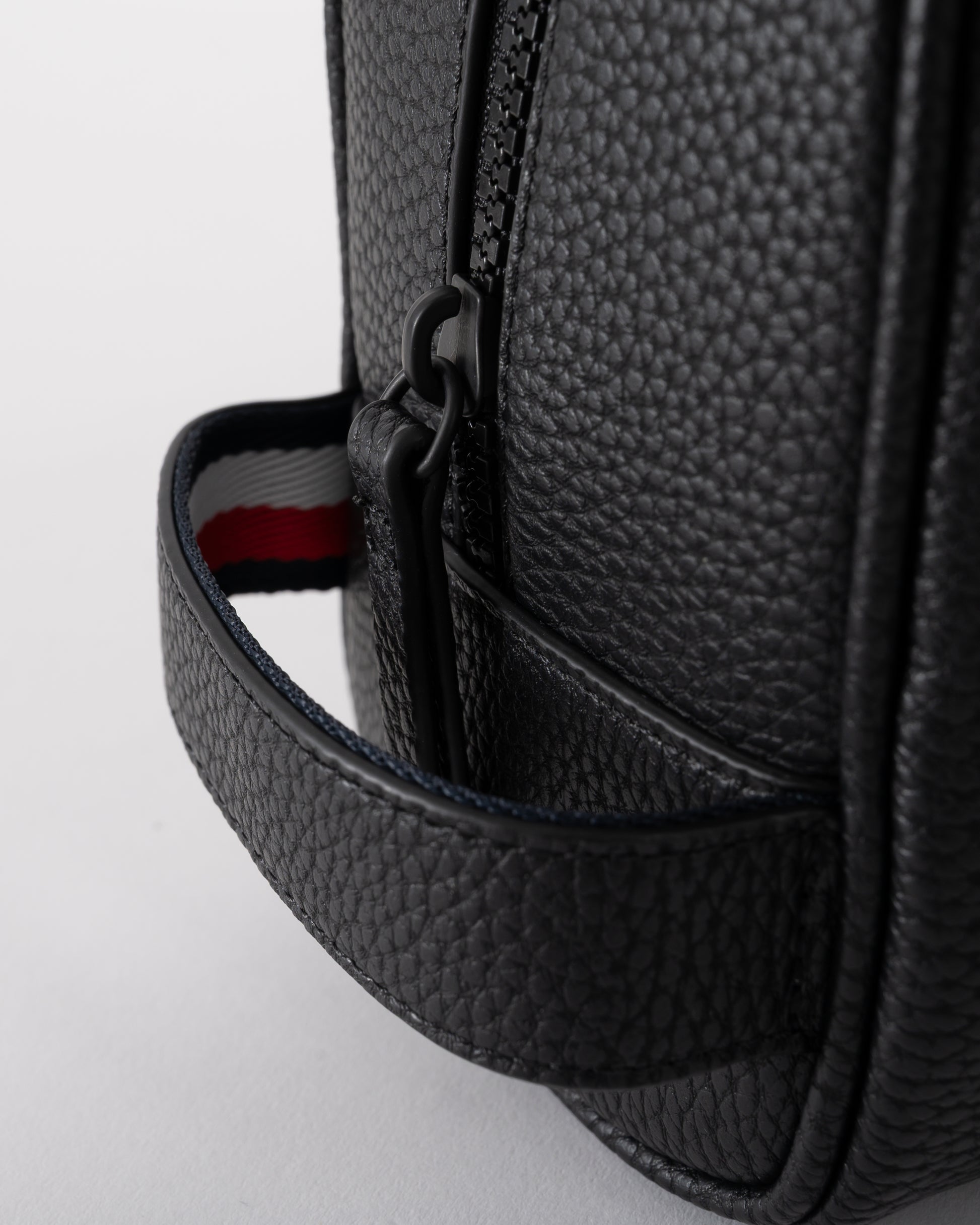 detail of Tommy Hilfiger Essential PU Mens Washbag in Black