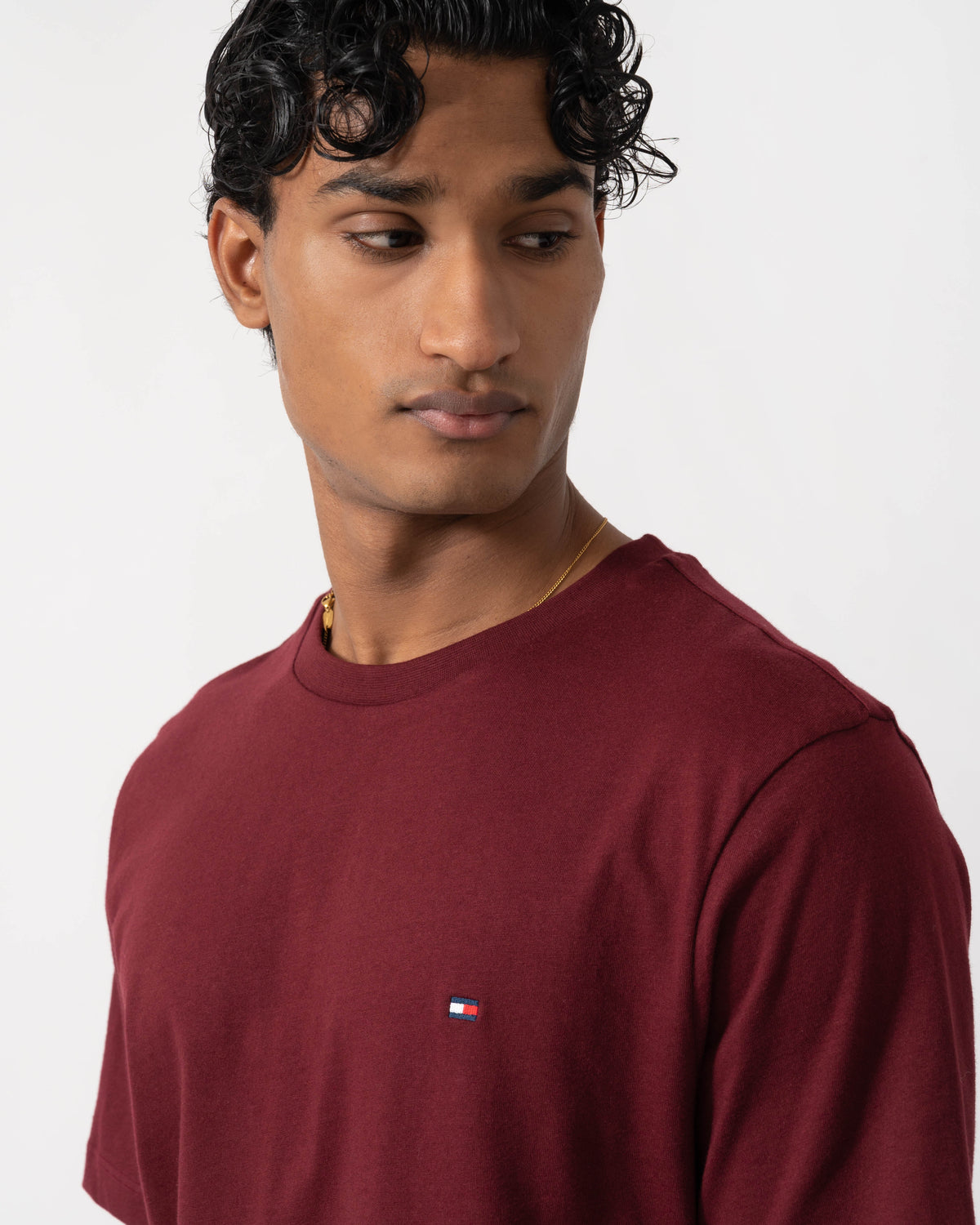 Close up of the Tommy Hilfiger Essential Seasonal Regular Fit Solid Mens T-Shirt - Burgundy