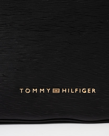 Logo on the Tommy Hilfiger TH Modern Womens Camera Bag - Black