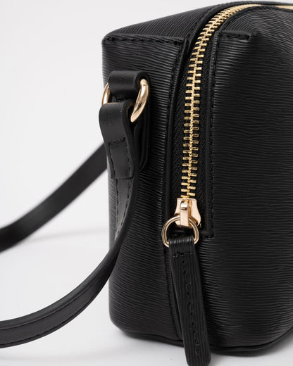 Zip on the Tommy Hilfiger TH Modern Womens Camera Bag - Black