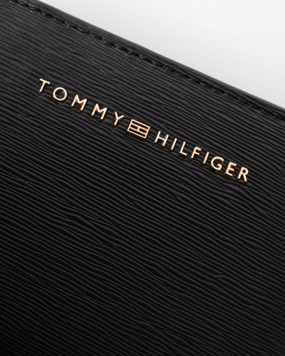 Logo on the Tommy Hilfiger TH Modern Womens Medium Zip Wallet - Black