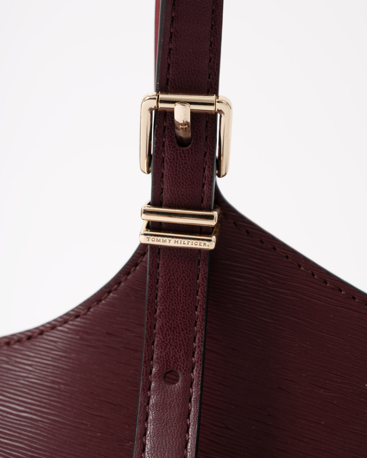 Clasp on the Tommy Hilfiger TH Modern Womens Mini Tote - Oxblood