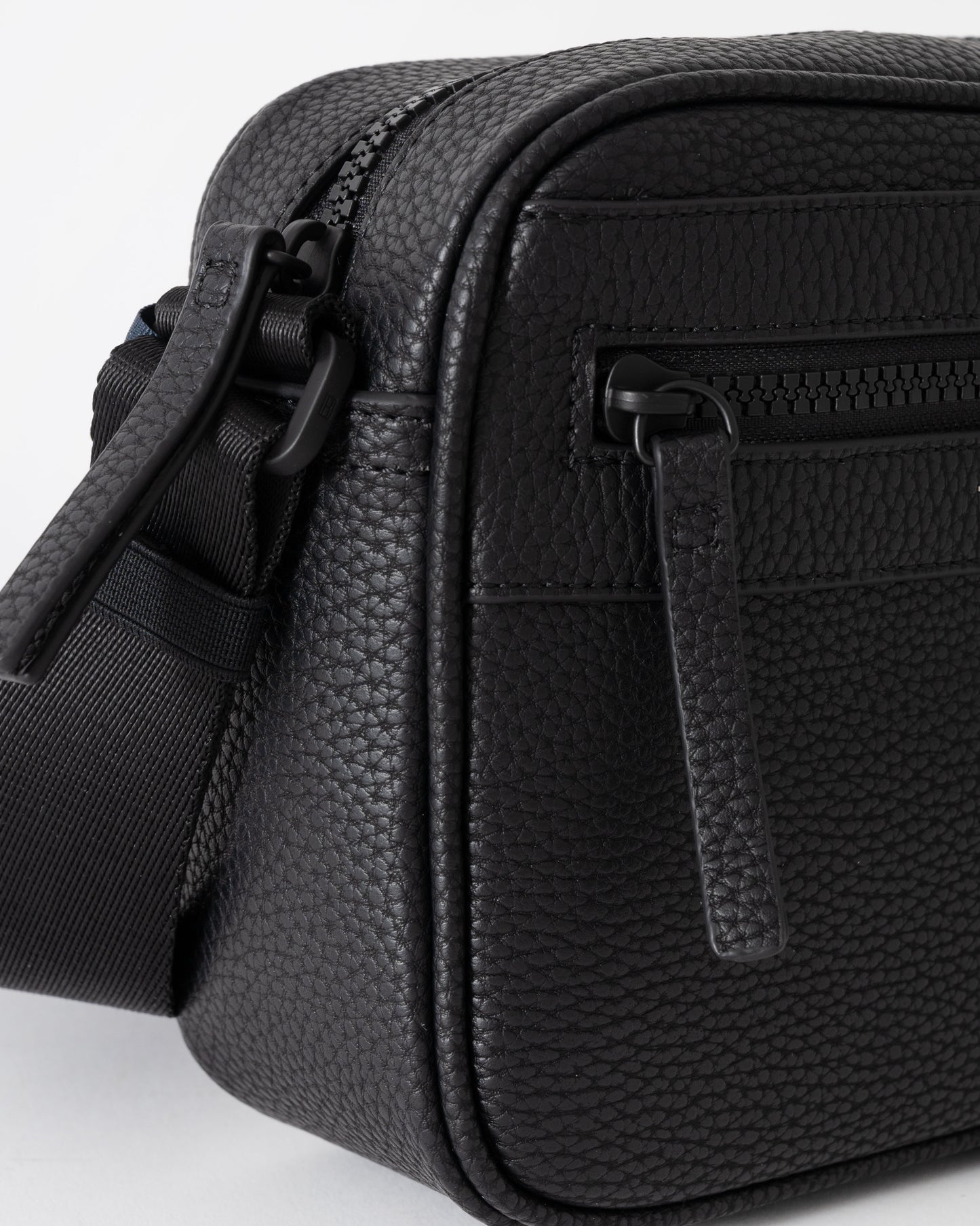 Tommy Hilfiger Essential PU Metal Logo Mens Reporter Bag - Black | CHO | Designer Mens Shoulder Bags