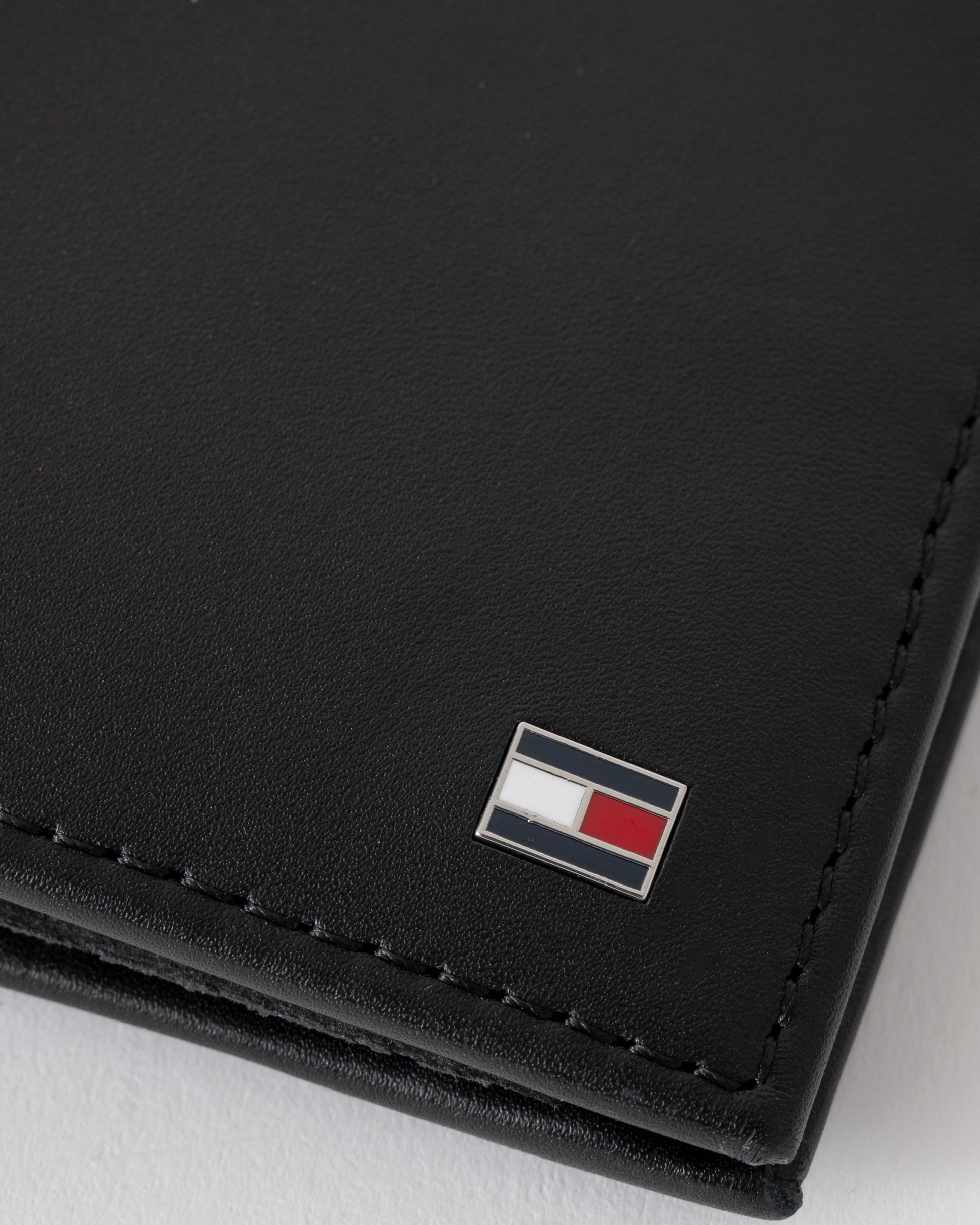 Tommy Hilfiger Eton Mens Card Holder And Coin Pocket - Black | CHO | Designer Mens Wallets & Purses