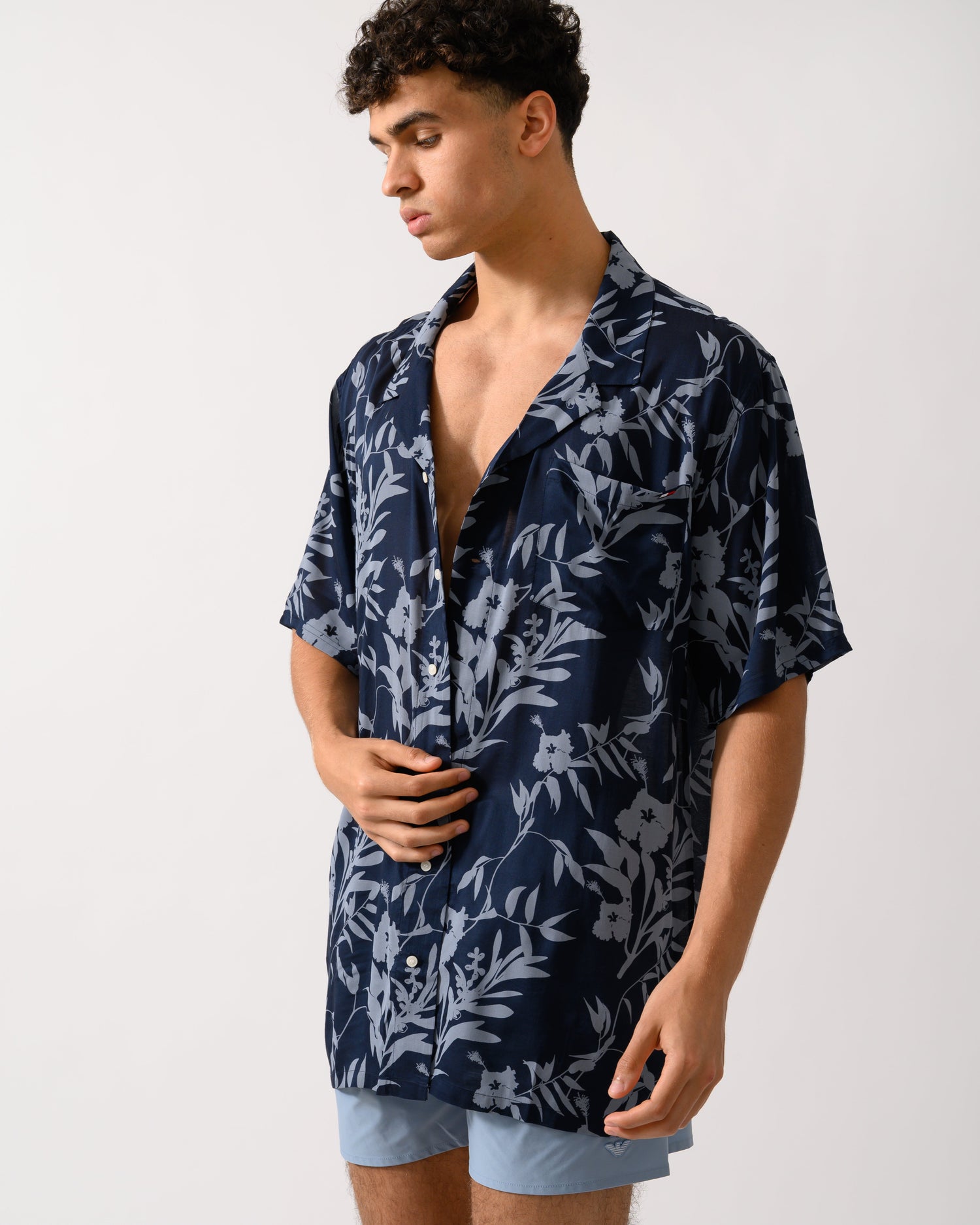 Tommy Hilfiger Mens Bowling Shirt - Floral Tropic Aop Desert Sky - CHO - Designer Mens Short Sleeve Shirts