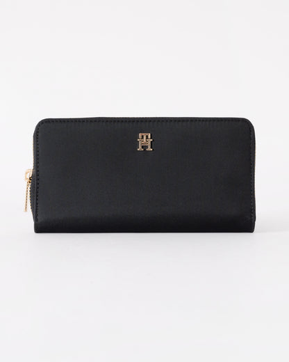 Tommy Hilfiger Popette Large Nylon Womens Zip Bag - Black | CHO | Designer Womens Shoulder Bags