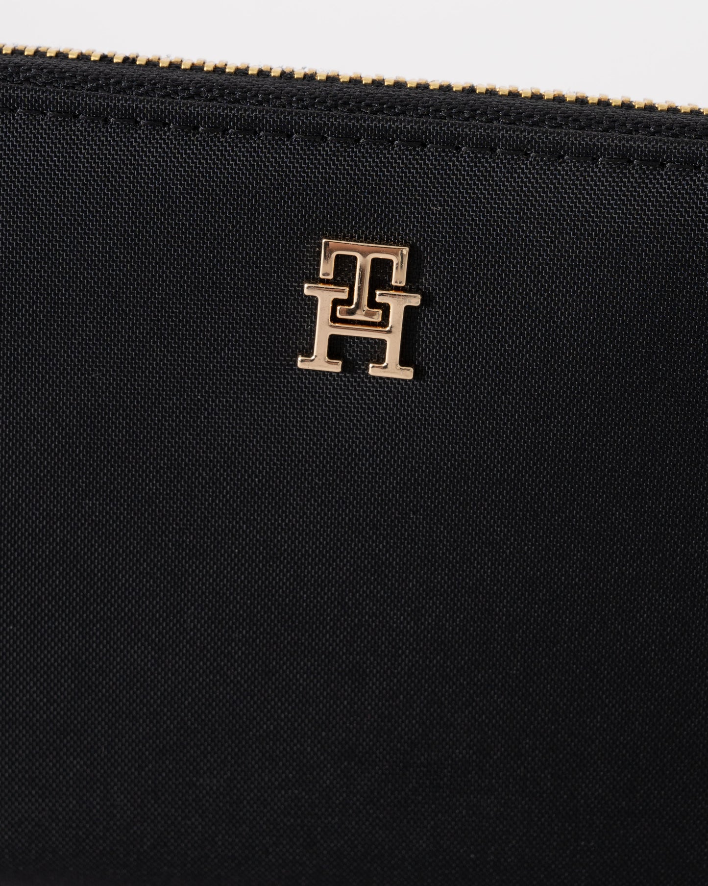 Tommy Hilfiger Popette Large Nylon Womens Zip Bag - Black | CHO | Designer Womens Shoulder Bags