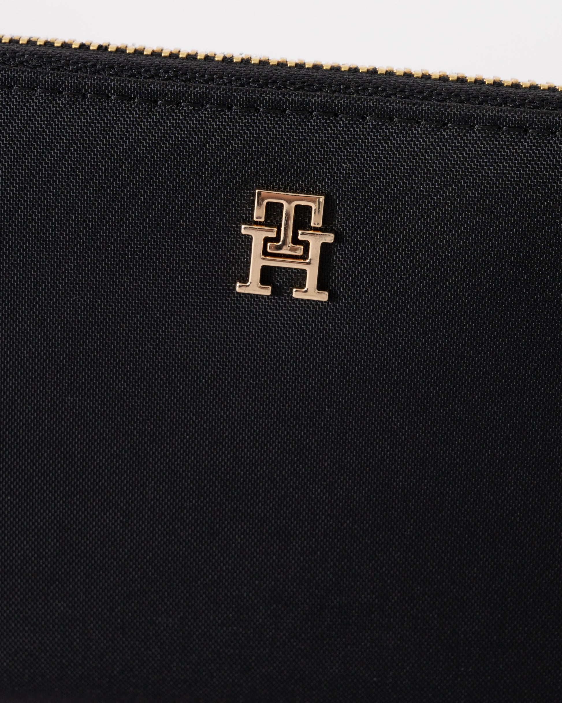 Tommy Hilfiger Popette Large Nylon Womens Zip Bag - Black | CHO | Designer Womens Shoulder Bags