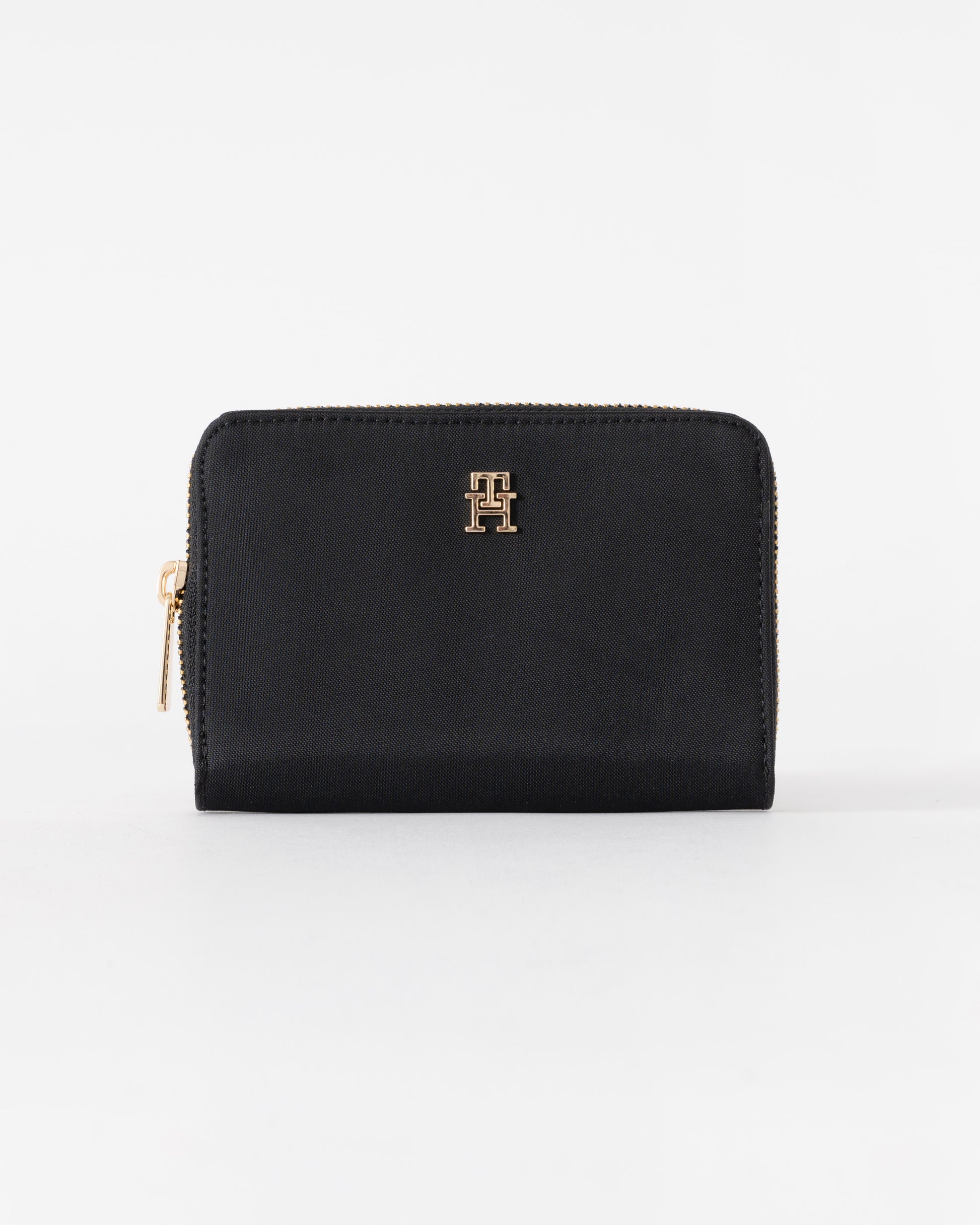 Tommy Hilfiger Popette Medium Nylon Womens Zip Bag - Black | CHO | Designer Womens Shoulder Bags